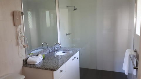 Costa Royale Trinity Beach - Kalgoorlie Accommodation 1