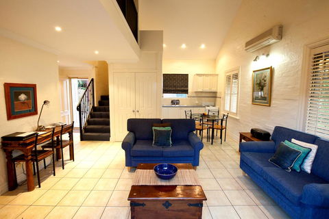 Country Apartments - Kalgoorlie Accommodation 0