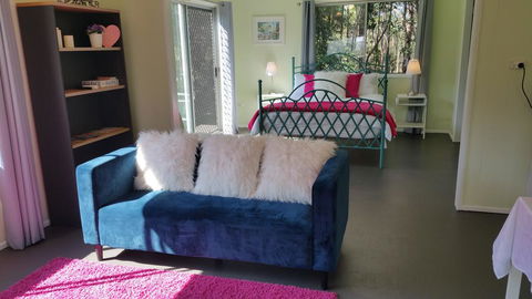 Country Charm - Kalgoorlie Accommodation 1