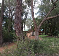 Country Retreat on 1 acre with pool hot tub surrounded by trees - Kalgoorlie Accommodation