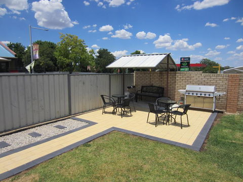 Cowra Crest Motel - Kalgoorlie Accommodation 1