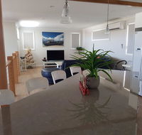 Cozzys Condo Luxury Beach House - Kalgoorlie Accommodation