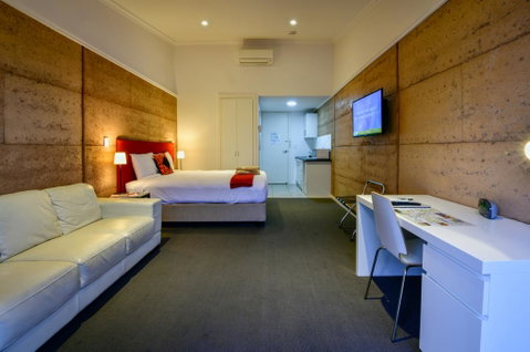 Crossroads Ecomotel - Kalgoorlie Accommodation 0