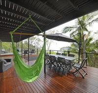 Crusoe's Beach House - Airlie Beach - Kalgoorlie Accommodation