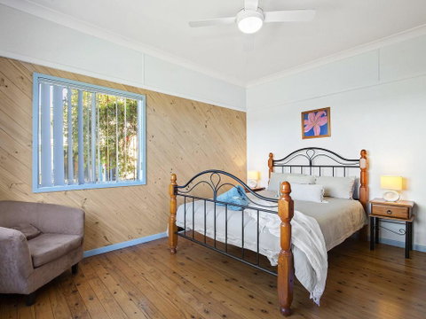 Crystal Blue - Views Across The Bay - Kalgoorlie Accommodation 2