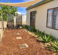 Cute Private Studio Flat with AIRCON - Kalgoorlie Accommodation