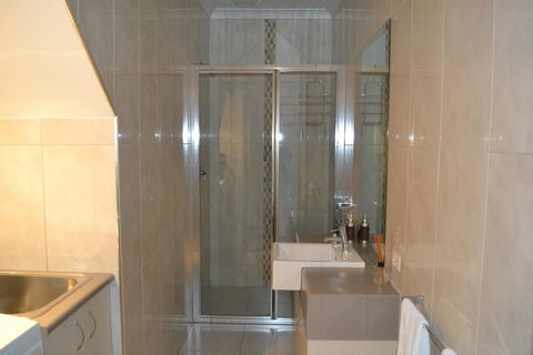 Cypress Drive Town House - Kalgoorlie Accommodation 2