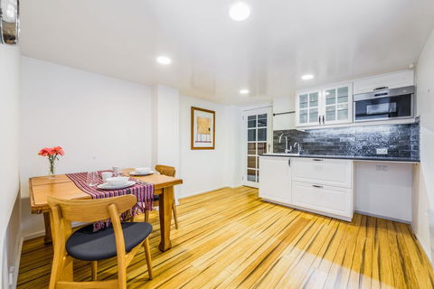 Darling Suite - Newly Renovated, On The River Access To The Tan, South Yarra Station Or Chapel St - Kalgoorlie Accommodation 2
