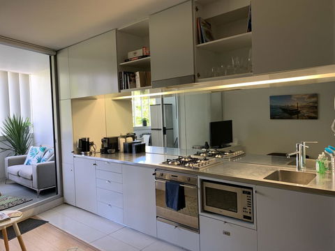 Darlinghurst Spacious Apartment With Balcony And Pool With Harbour Views - Kalgoorlie Accommodation 1