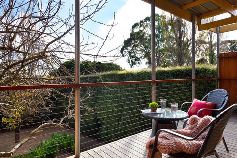 Daylesford House Studio - Kalgoorlie Accommodation 3