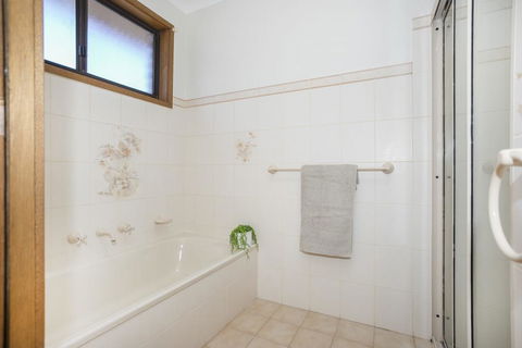 Deering 106, ULLADULLA - Kalgoorlie Accommodation 2