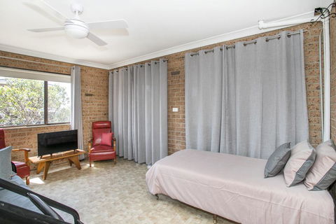 Deering 106, ULLADULLA - Kalgoorlie Accommodation 0