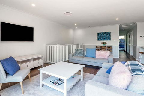 DESIGNER HOLIDAY BEACH PAD // 4 BED // COPA - Kalgoorlie Accommodation 2