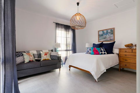 Designer Town Villa - Kalgoorlie Accommodation 3