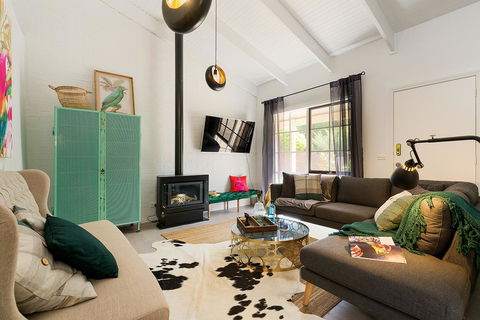 Designer Town Villa - Kalgoorlie Accommodation 0