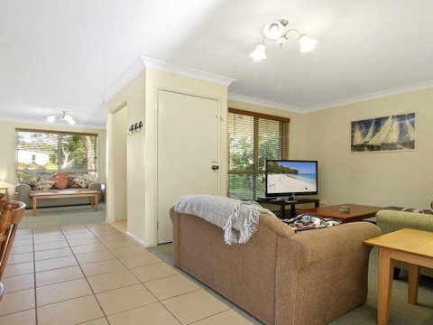 Dolphin Cottage - In The Heart Of Callala Beach - Kalgoorlie Accommodation 1