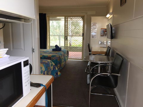 Donald Riverside Motel - Kalgoorlie Accommodation 3