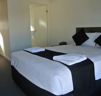 Dooley's Tavern  Motel Springsure - Kalgoorlie Accommodation