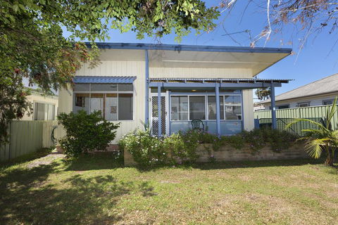 DOUGLAS COTTAGE FORSTER - Kalgoorlie Accommodation 0