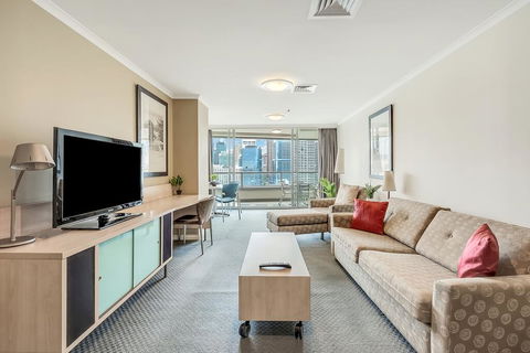 DREAM HARBOUR VIEW 2 BRM // GYM, POOL And PARKING - Kalgoorlie Accommodation 1