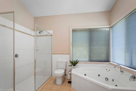 DRIFTWOOD VILLA - Free Wifi, Walk To Beach - Kalgoorlie Accommodation 2