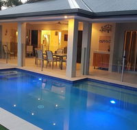 Eden Trinity Beach Lagoon Front House - Kalgoorlie Accommodation