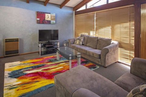 Eliza Lee 3 - Comfortable For The Budget Savvy - Kalgoorlie Accommodation 1