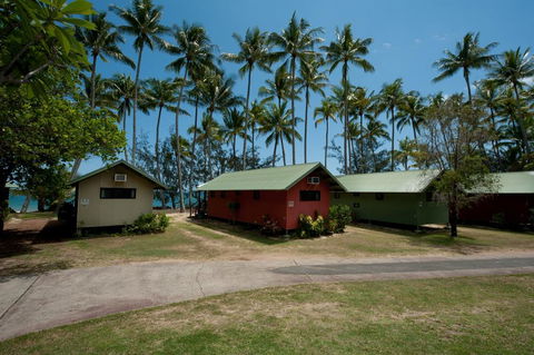 Ellis Beach Oceanfront Bungalows - Kalgoorlie Accommodation 2
