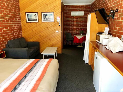 Elms Motor Inn - Kalgoorlie Accommodation 3