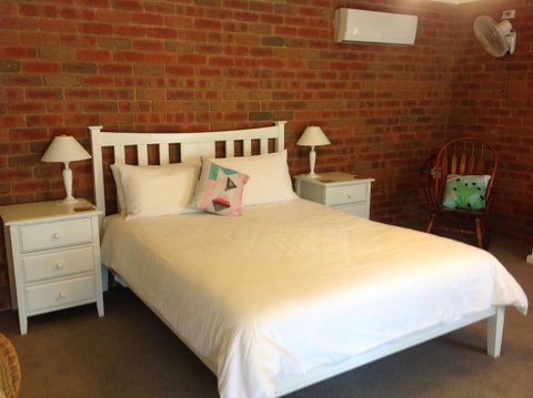 Emeu Inn Bed & Breakfast - Kalgoorlie Accommodation 1