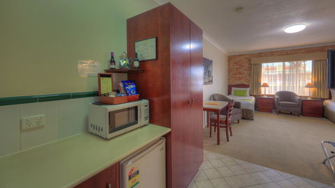 Endeavour Court Motor Inn - Kalgoorlie Accommodation 2
