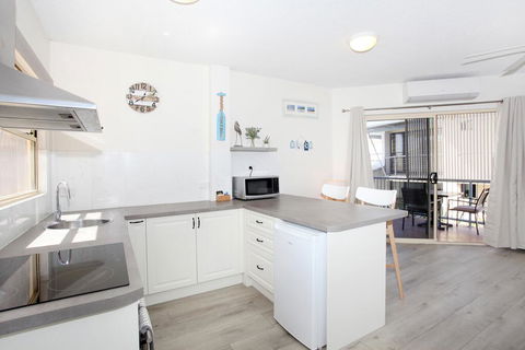 FABULOUS BEACHFRONT POSITION - Kalgoorlie Accommodation 3
