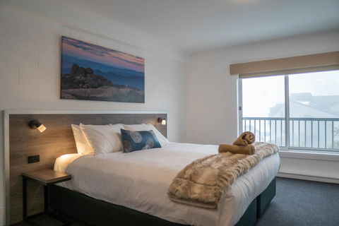 Falls Creek Hotel - Kalgoorlie Accommodation 1