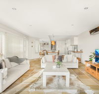 Family House With BBQ Deck Water View and Parking - Kalgoorlie Accommodation