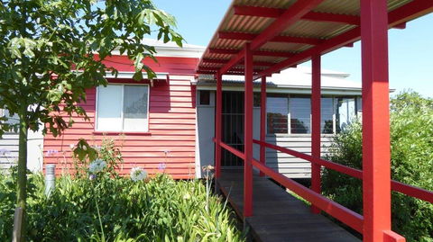 Flame Hill Vineyard - Kalgoorlie Accommodation 3
