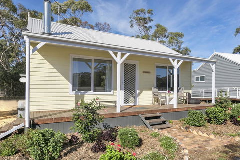 Freshwater Creek Cottages & Farm Stay - Kalgoorlie Accommodation 1