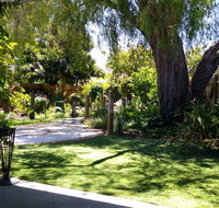 Friends Holiday House