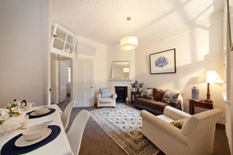 FUN TIMES In HUGE House 1 Minute To SYDNEY HARBOUR - Kalgoorlie Accommodation 0