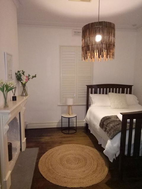 FUNKY COTTAGE - Kalgoorlie Accommodation 2