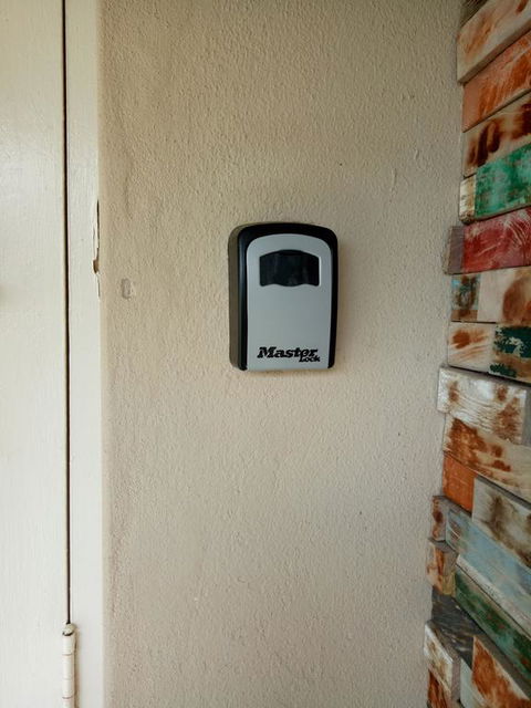 FUNKY COTTAGE - Kalgoorlie Accommodation 3