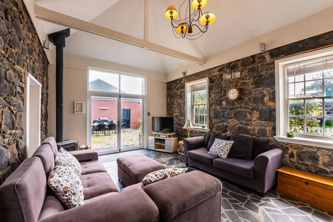 Georgia - Kalgoorlie Accommodation 2