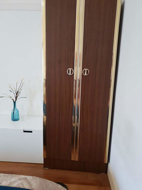 GIRLS ONLY. Large Bedroom With KING Bed, Close To Everything - Kalgoorlie Accommodation 1