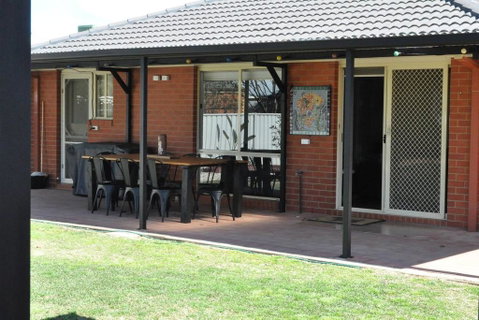 Glencoe Getaway - Kalgoorlie Accommodation 3