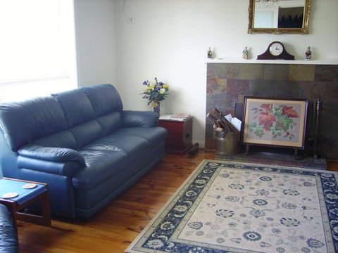 Glenelg Sea-Breeze - Kalgoorlie Accommodation 0