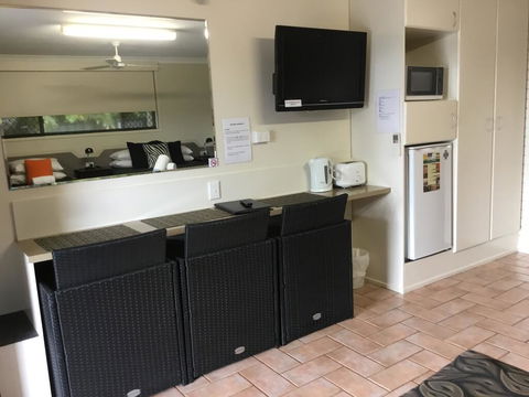 Golden Palms Motor Inn - Kalgoorlie Accommodation 3