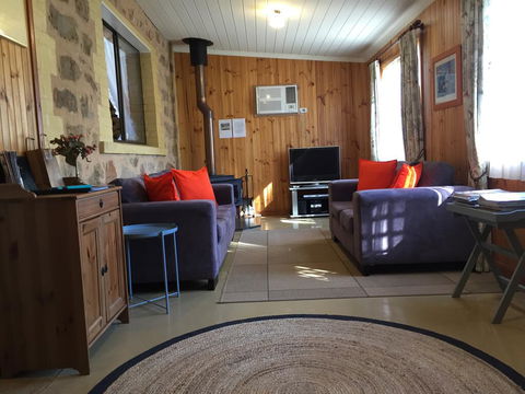 Granmas Cottage - Kalgoorlie Accommodation 2