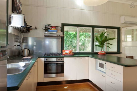 Green Gables - Kalgoorlie Accommodation 3