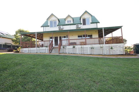 Grey Goose @ Smiths - Kalgoorlie Accommodation 0