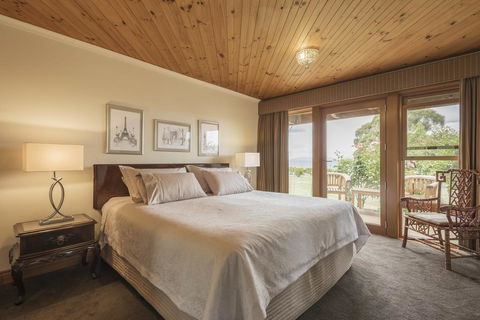 Grindelwald Lodge And Gardens - Kalgoorlie Accommodation 1