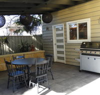 Guesthouse with Pool  BBQ - 10 kms from CBD - Kalgoorlie Accommodation